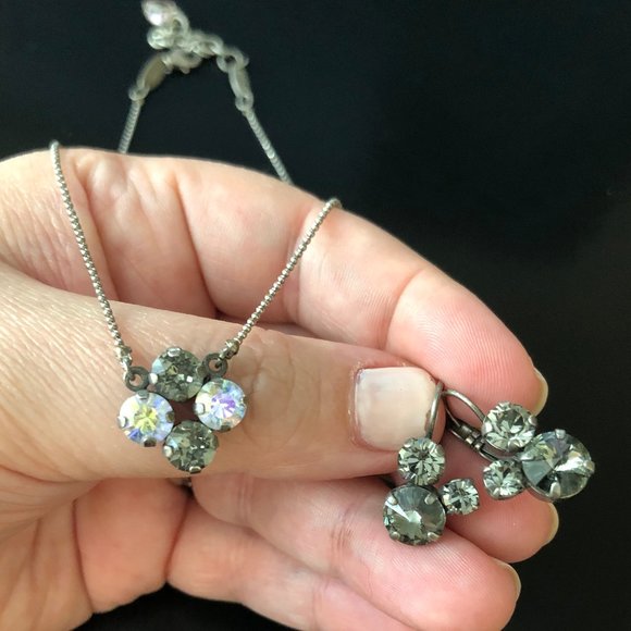 Sabika Jewelry - SABIKA Genteel Necklace with Earrings Set